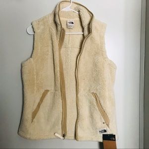 NWT North Face Vest woman’s size m